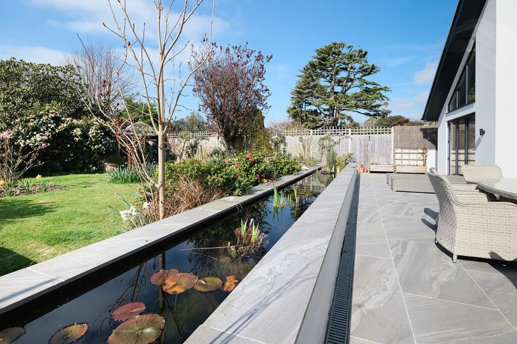 Kingsway, Craigweil Private Estate, Bognor Regis, West Sussex, PO21 - View 6