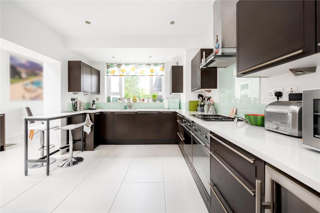 House in Twickenham - View 3