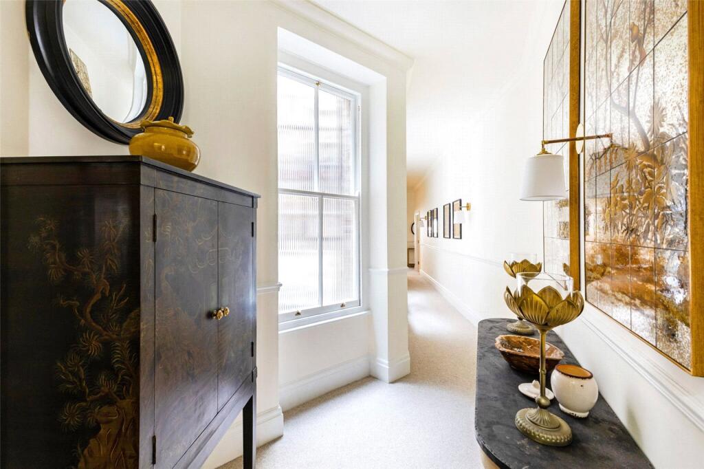 Apartment in London, Royal Borough of Kensington and Chelsea - More