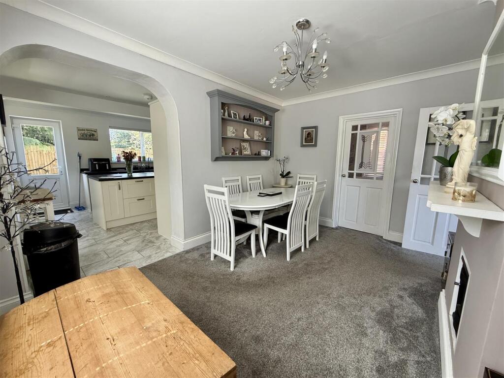 House in Cowes, Somerton, Northwood - View 3
