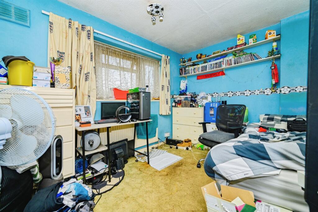 Haleswood Road, Hemel Hempstead - More