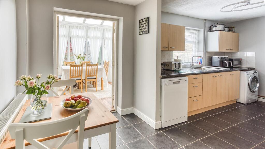 House in Derby, Mickleover - View 5