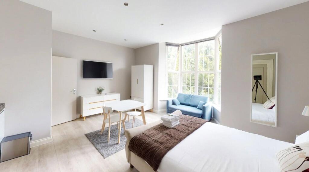 Meridian Place, Clifton, Bristol, STUDENT, BS8