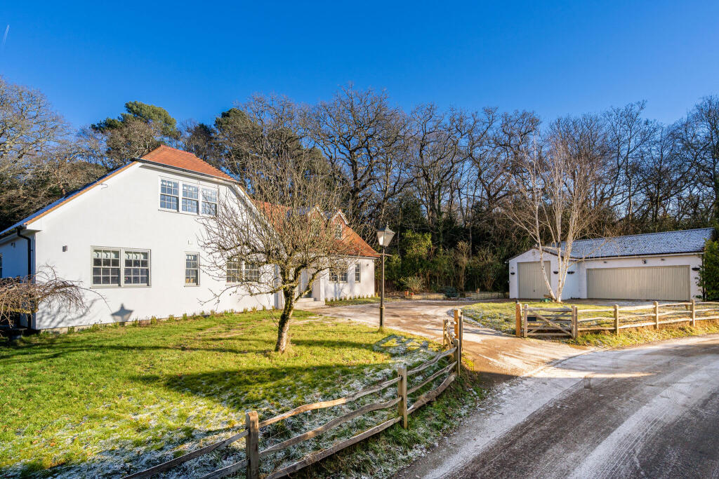 Main image of property: Dell Road, Finchampstead, RG40