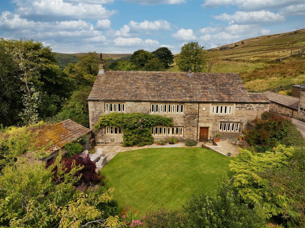 5-bed detached on Upper Saltonstall, Luddenden Dene, Halifax, HX2 7TR, £895,000