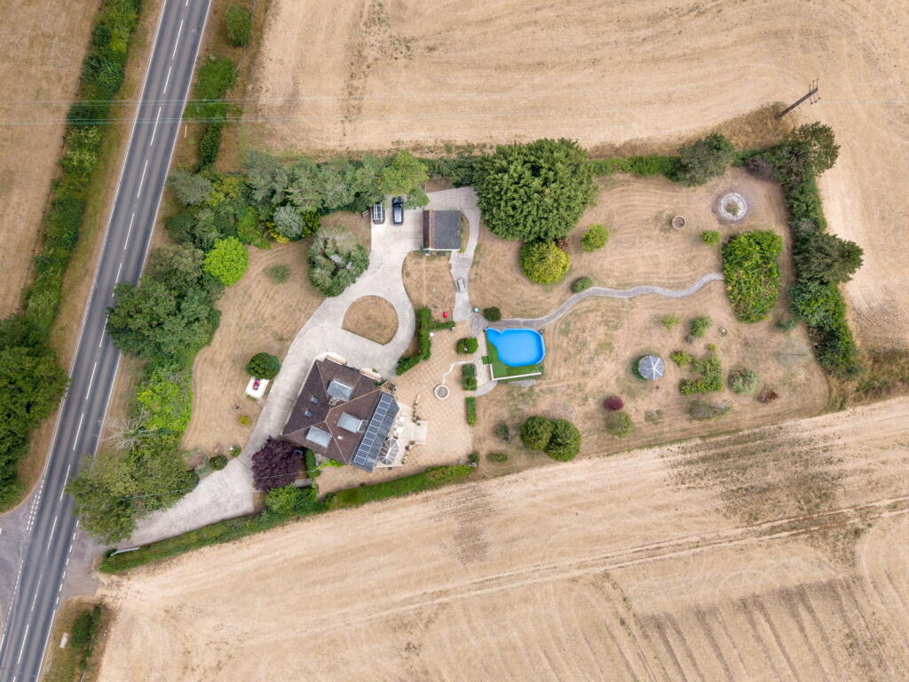House in Swindon, Chippenham Without - View 2