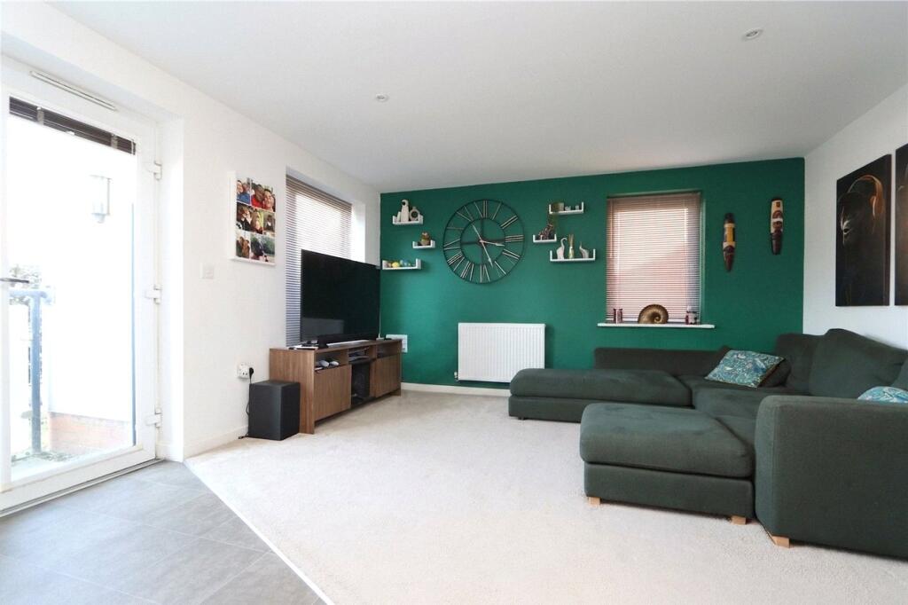 Apartment in Milton Keynes, Fairfields - View 2