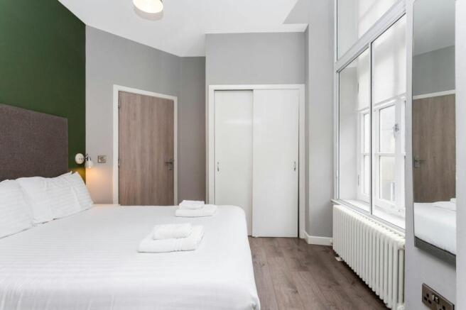 Bed 2.jpg