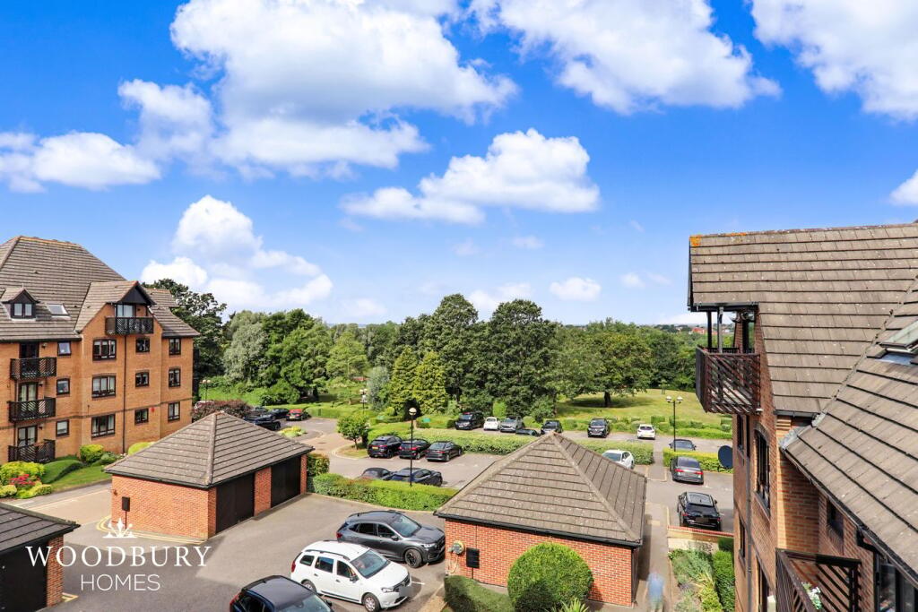 Apartment in Epping Forest, Buckhurst Hill - View 4