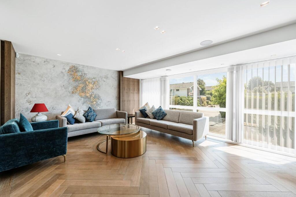 House in London - More