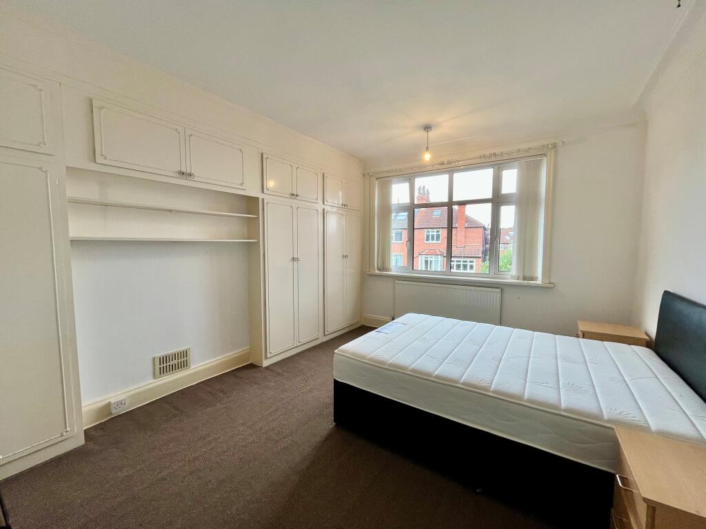 Apartment in Leeds, Beckett Park, Headingley - More