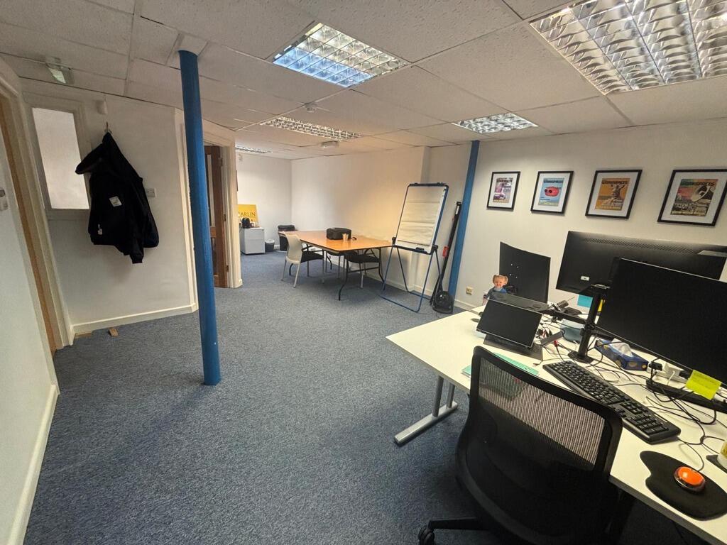 Photo 11