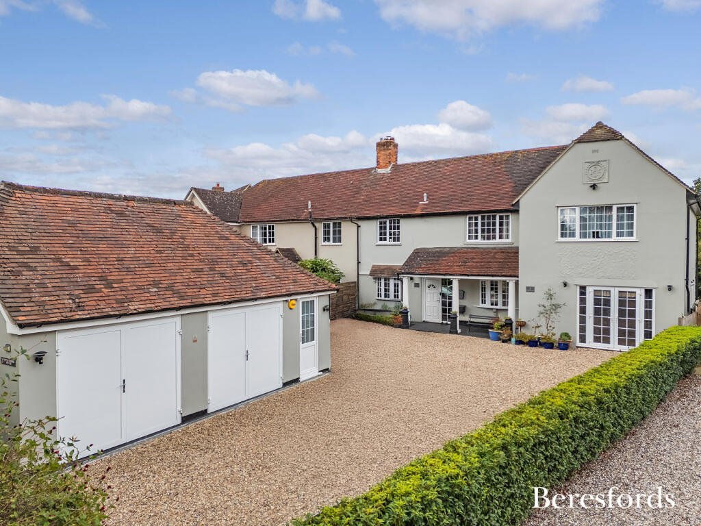 Main image of property: Watchouse Green, Braintree Road, Felsted, CM6