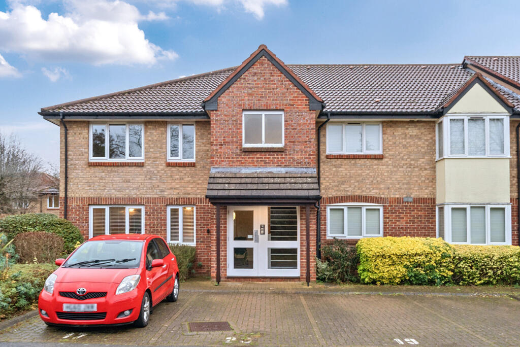 Main image of property: Shepperton Court Drive, Shepperton, TW17