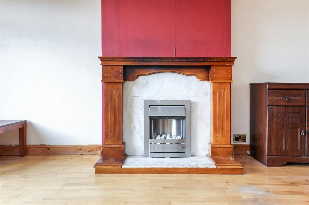 Birchview Drive, Busby, Glasgow, East Renfrewshire, G76 photo 4
