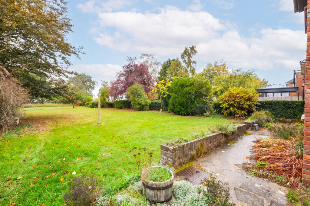Chartridge Lane, Chesham, Buckinghamshire photo 3