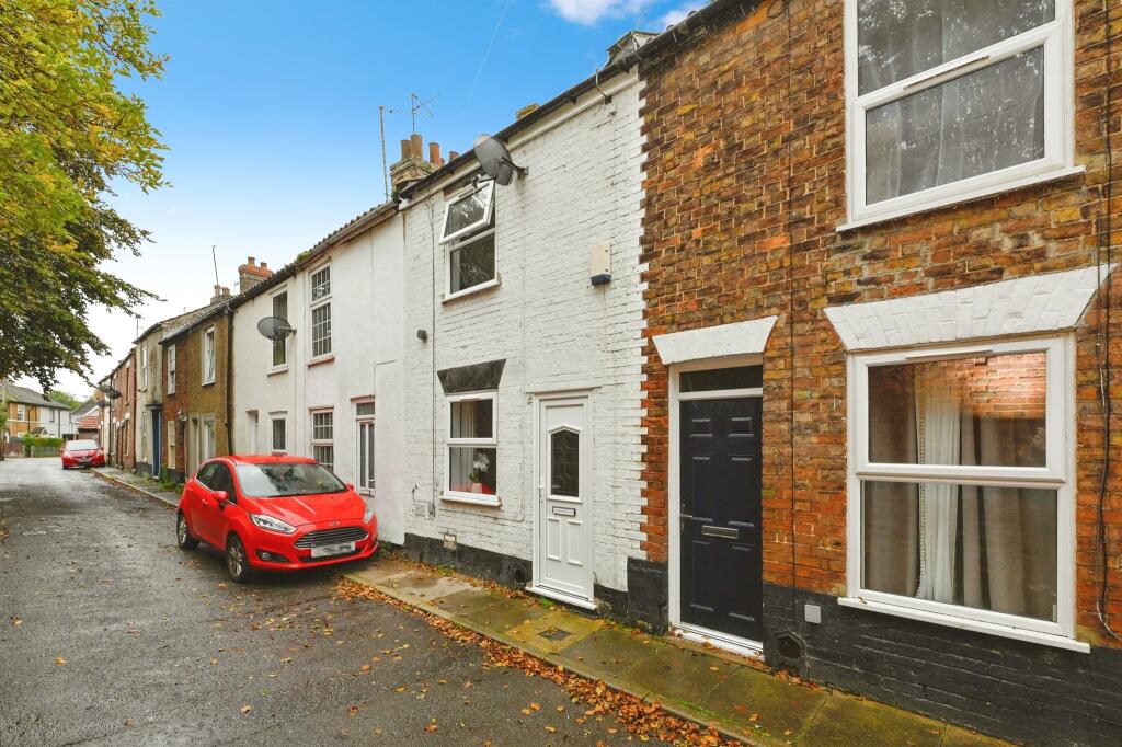 2-bed terraced on Thomas Street, King's Lynn, £130,000