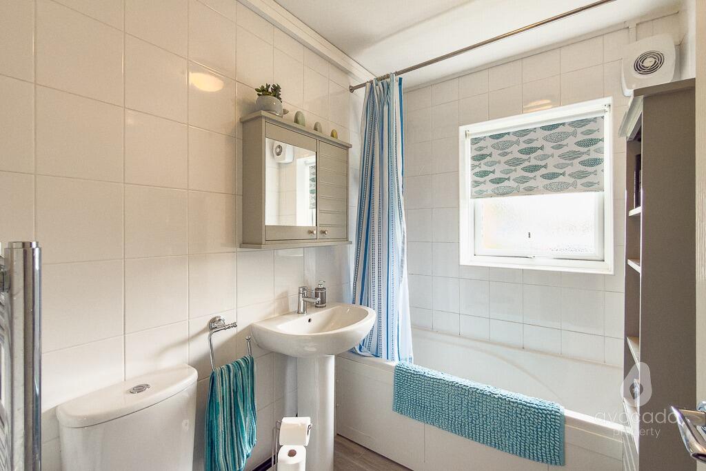 Apartment in Binfield, Bracknell Forest - View 6