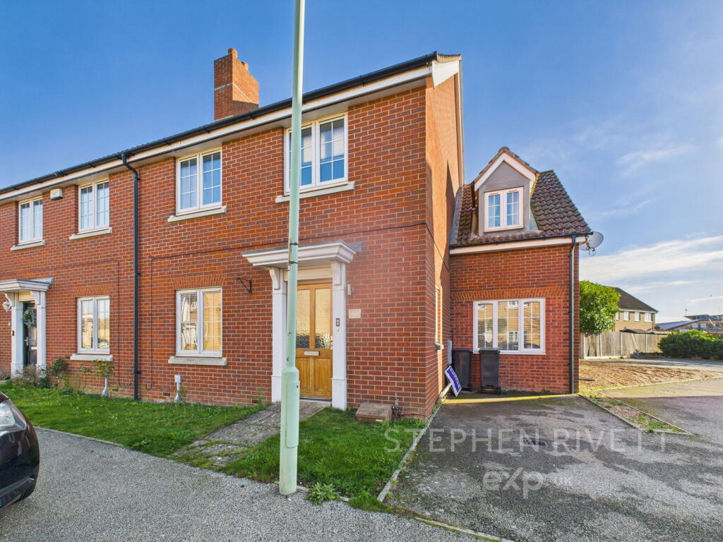 4-bed semi-detached on Harrier Way, Stowmarket, £350,000