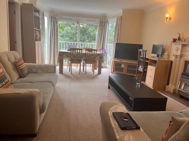 Apartment in Warwick, Royal Leamington Spa - View 3