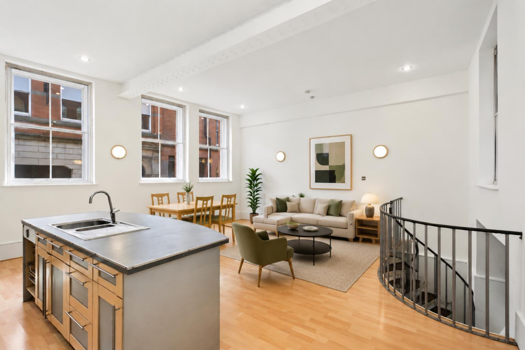 Apartment in Nottingham, Lace Market, St Ann's - View 2