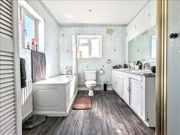 House in London - View 4