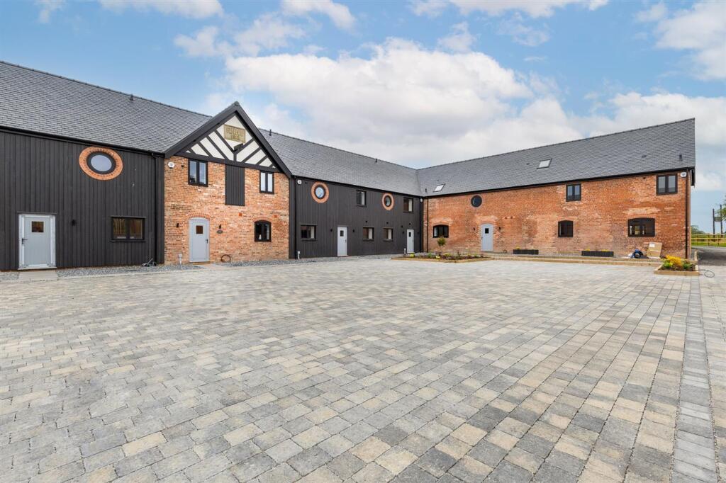 Stoke Hall Lane, Nantwich, CW5 photo 4