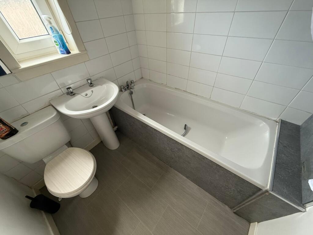 Apartment in Gourock, Larkfield - More