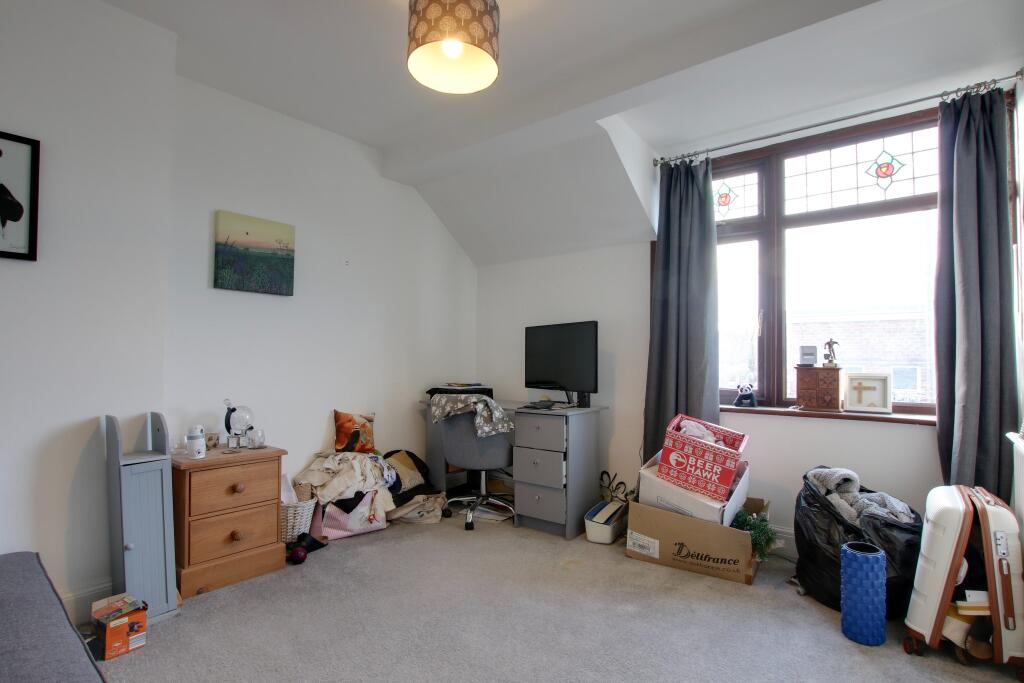 House in Portsmouth - More
