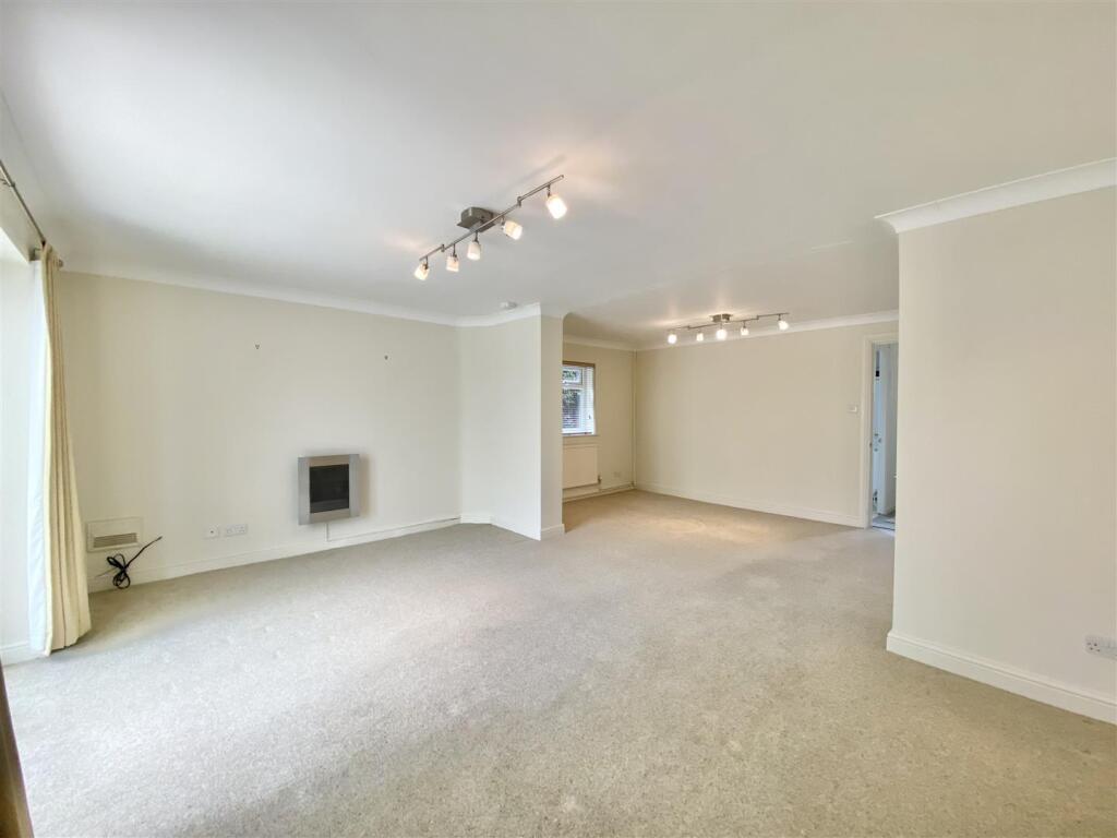 House in Aiskew - View 5