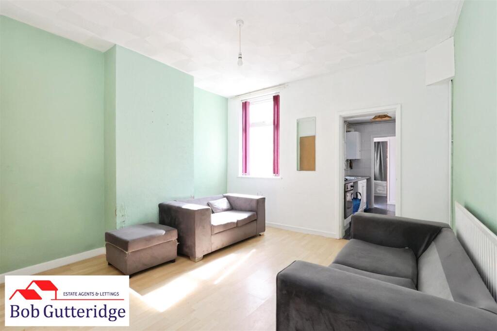 House in Stoke-on-Trent - View 5