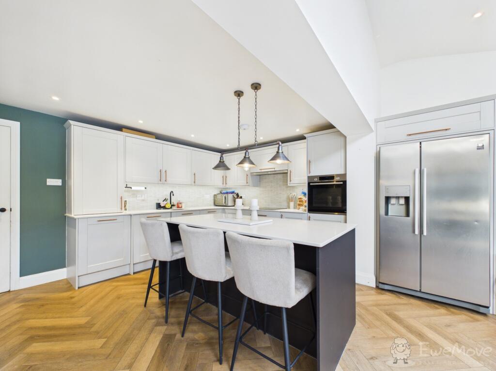 Horseshoe Crescent, Bordon, Hampshire, GU35 photo 4