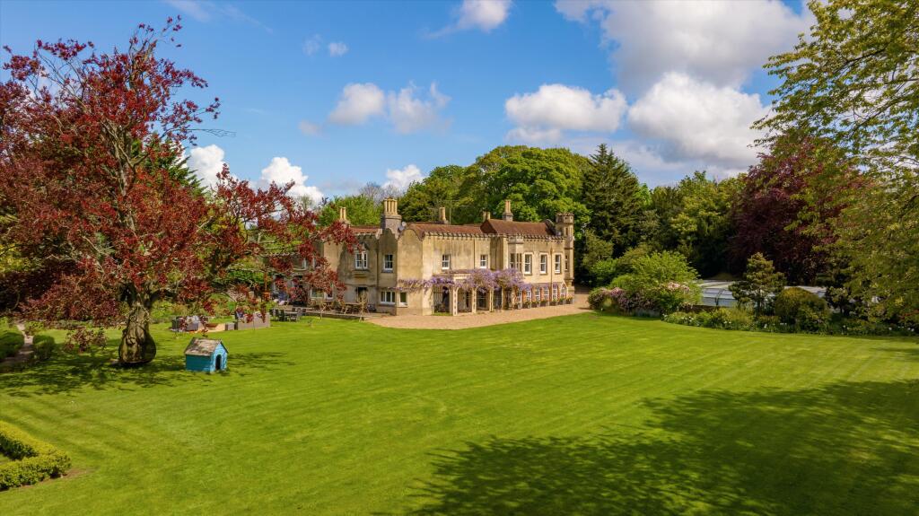 House in Lacey Green, Speen - View 4