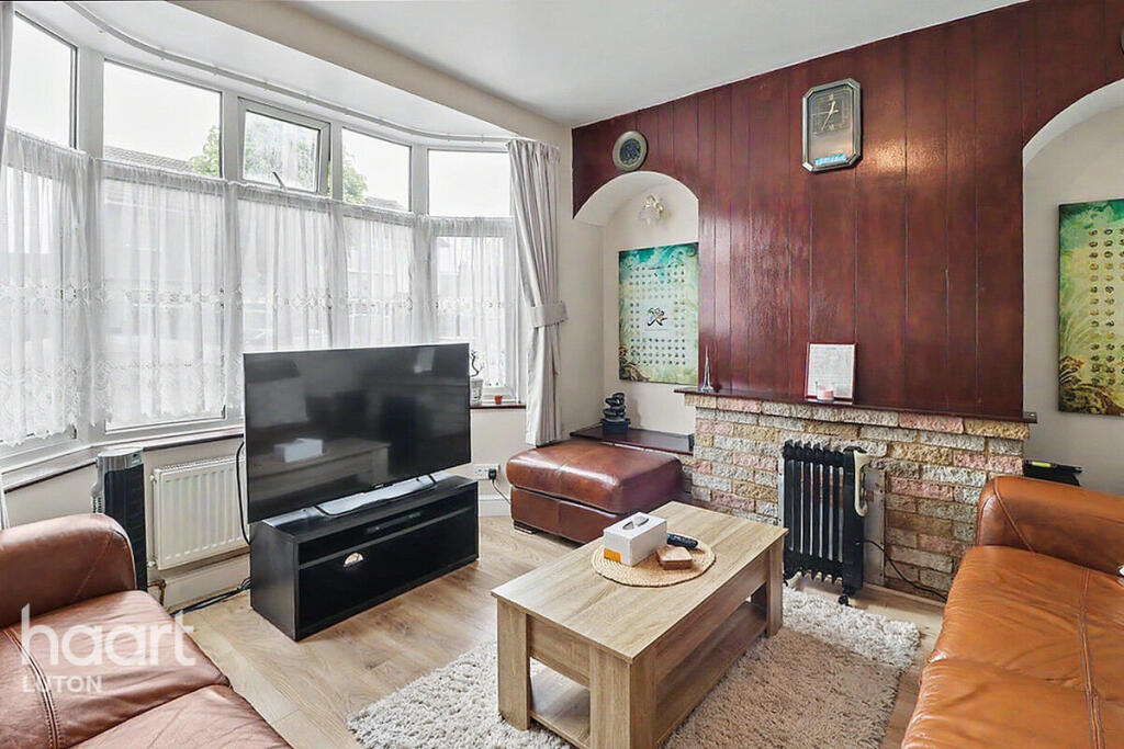 Churchill Road, Luton - View 4