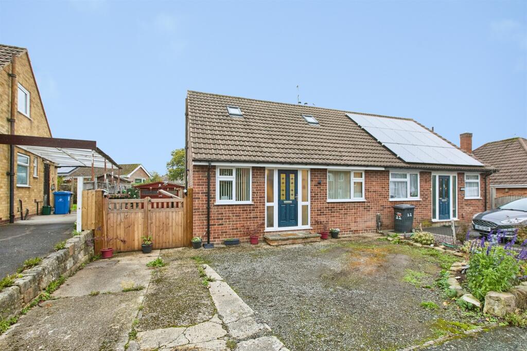 3-bed semi-detached on Hardwick Avenue, Allestree, Derby, £280,000