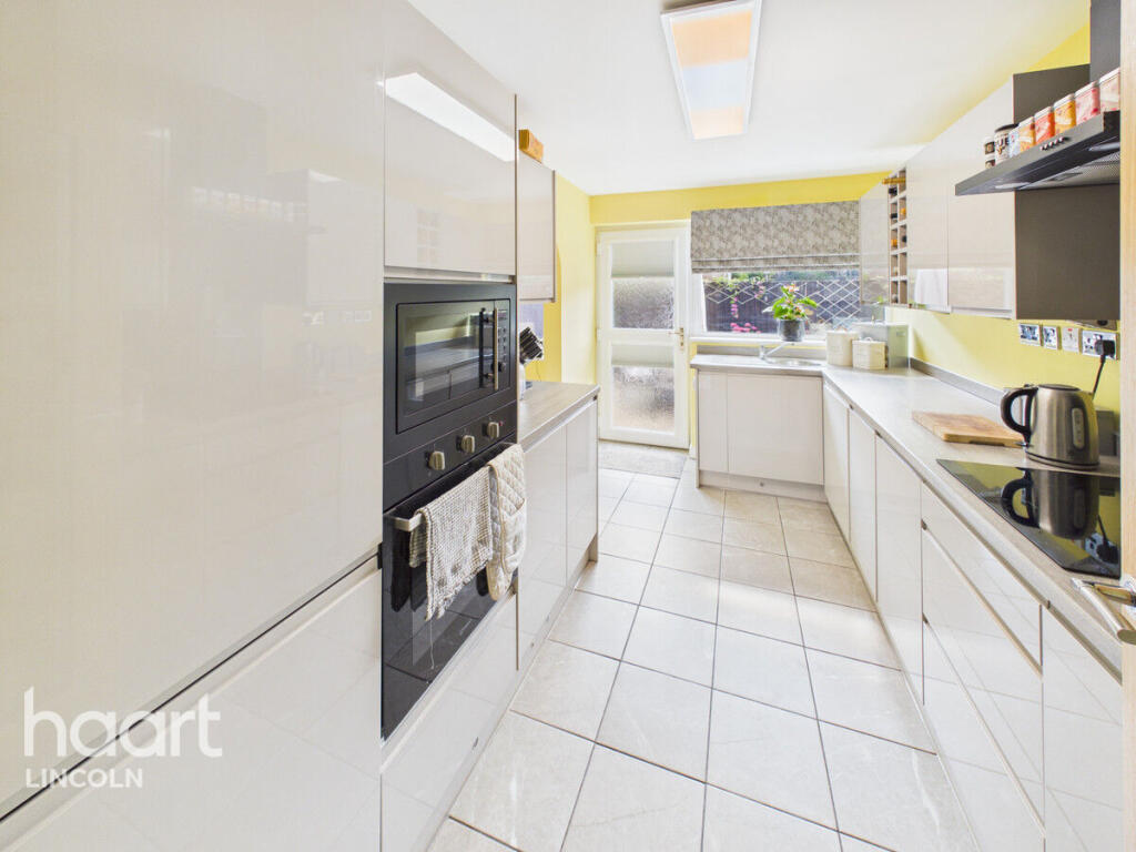 House in West Lindsey, Sudbrooke CP - More