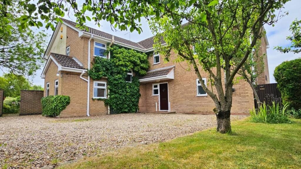 4-bed detached on Great North Road, Newark, Sutton on Trent, NG23, £550,000