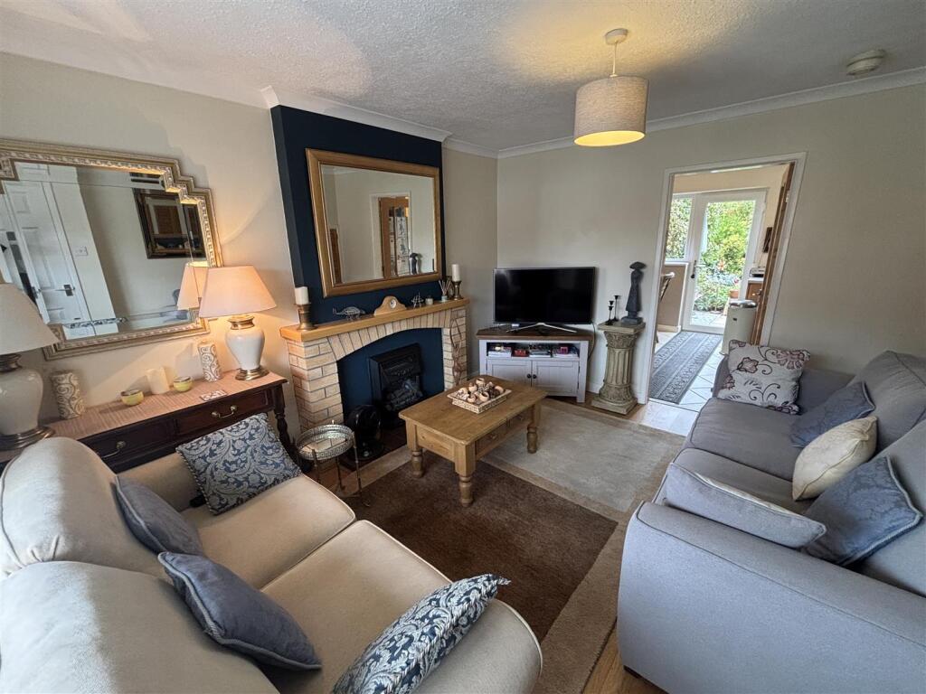 Hayfield Close, Glenfield, Leicester photo 3