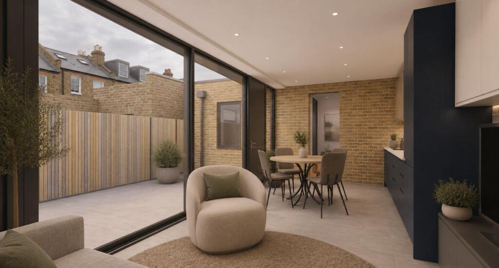 House in London, Cottenham Park, Raynes Park - View 2