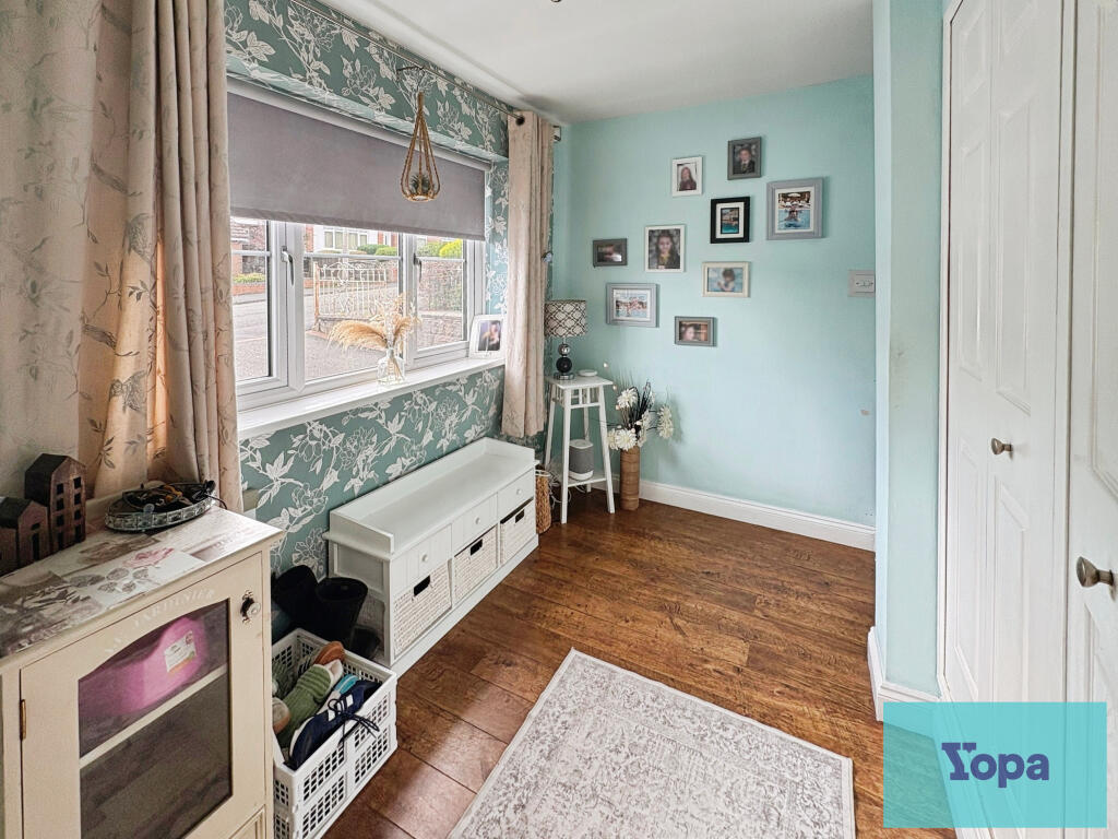 House in Stoke-on-Trent - More