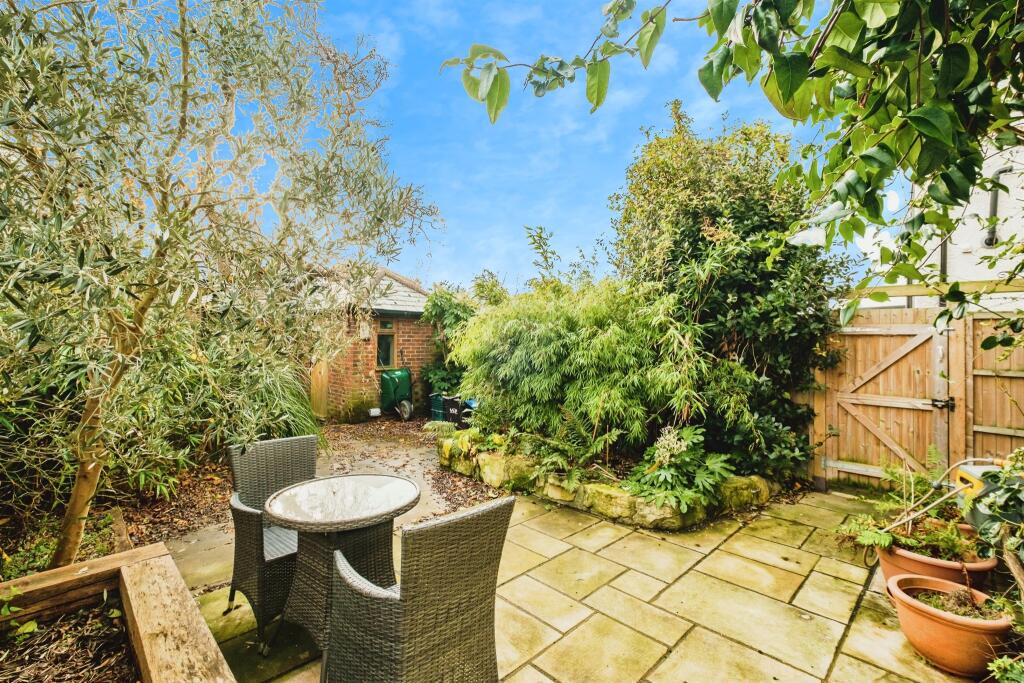 North Farm Road, Lancing photo 4
