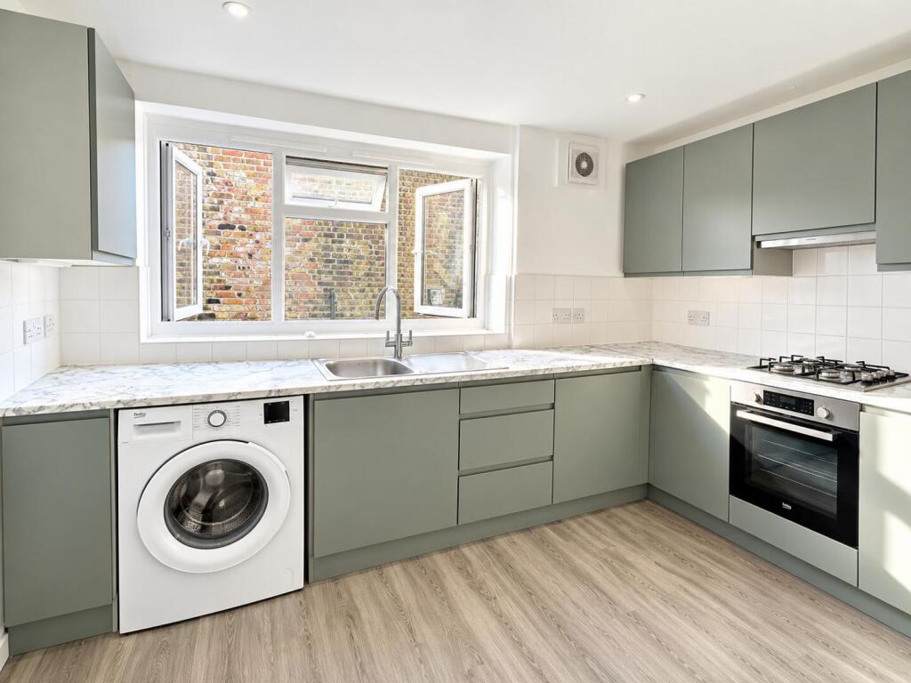 Apartment in London - More