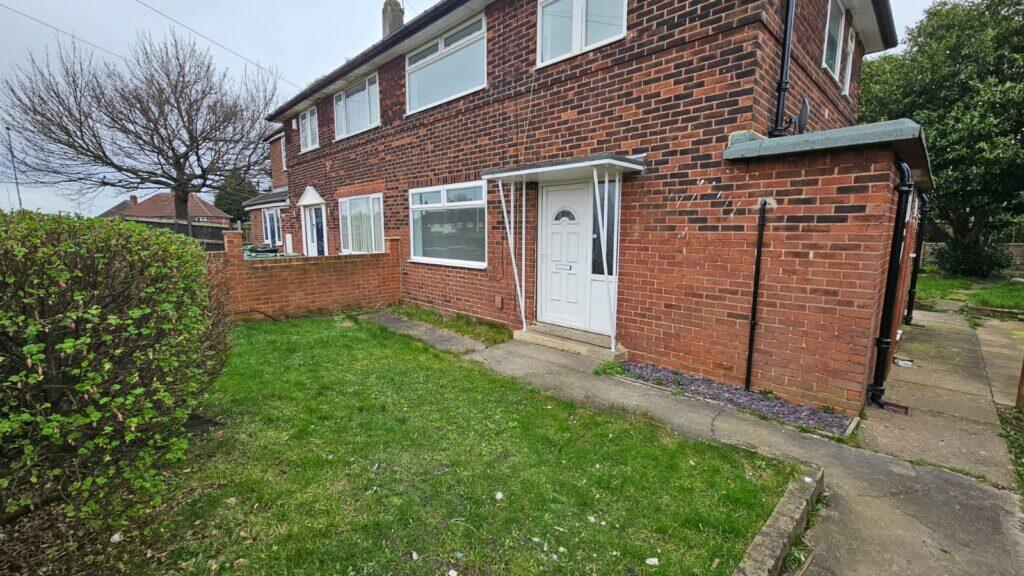 Main image of property: Belle Isle Road, Belle Isle, Leeds, LS10 3PJ