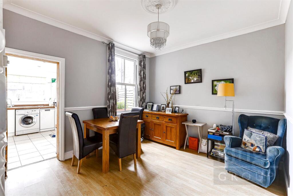 House in London - View 5