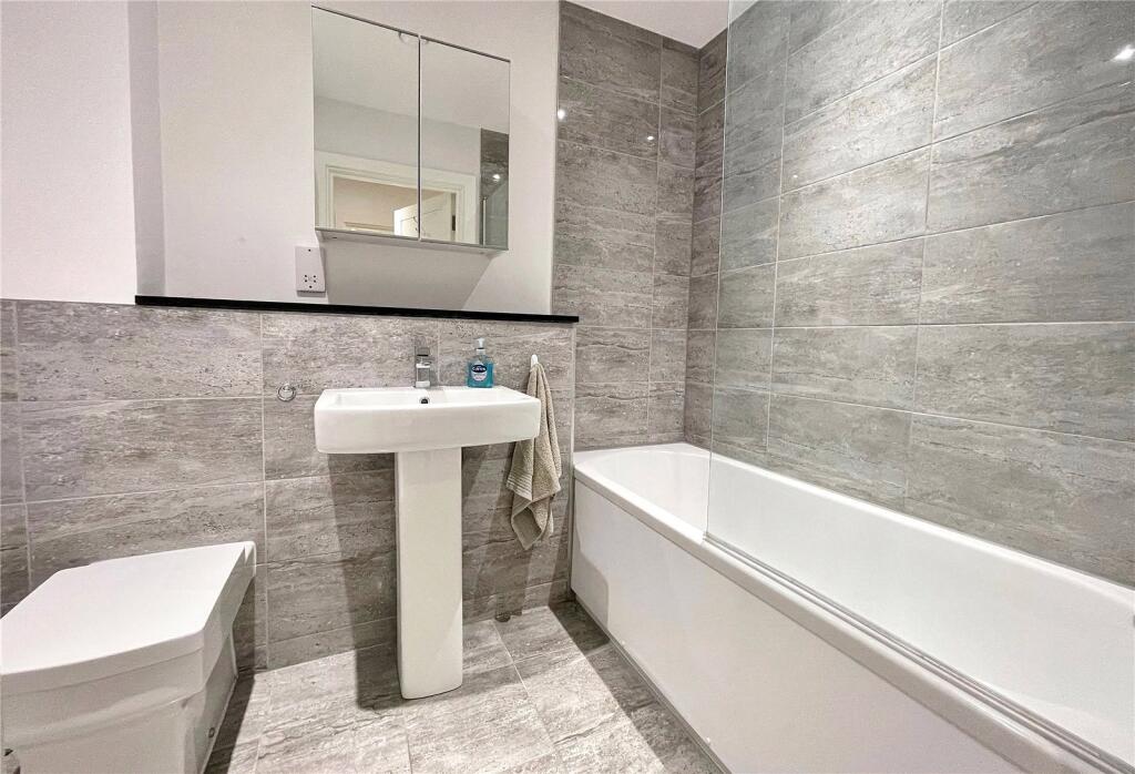 Apartment in Worthing, West Sussex - View 5