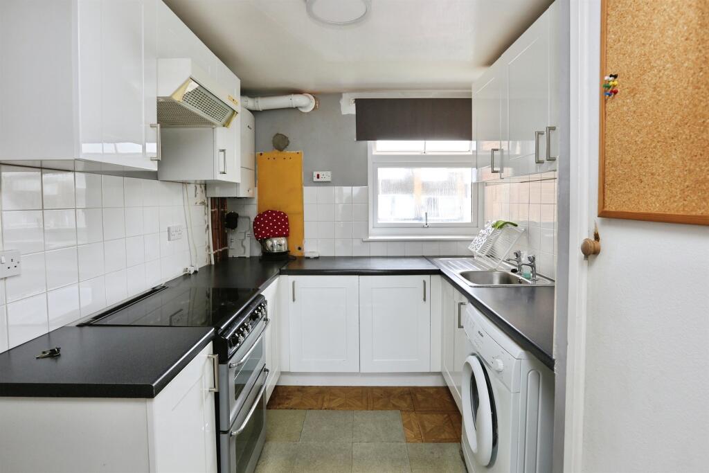 Gale Moor Avenue, Gosport - View 3
