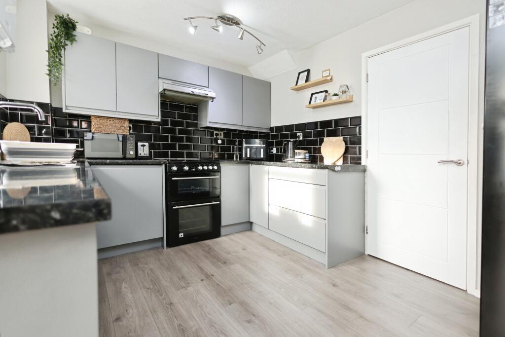 House in Worcester, St Peters, Nunnery Wood - View 4