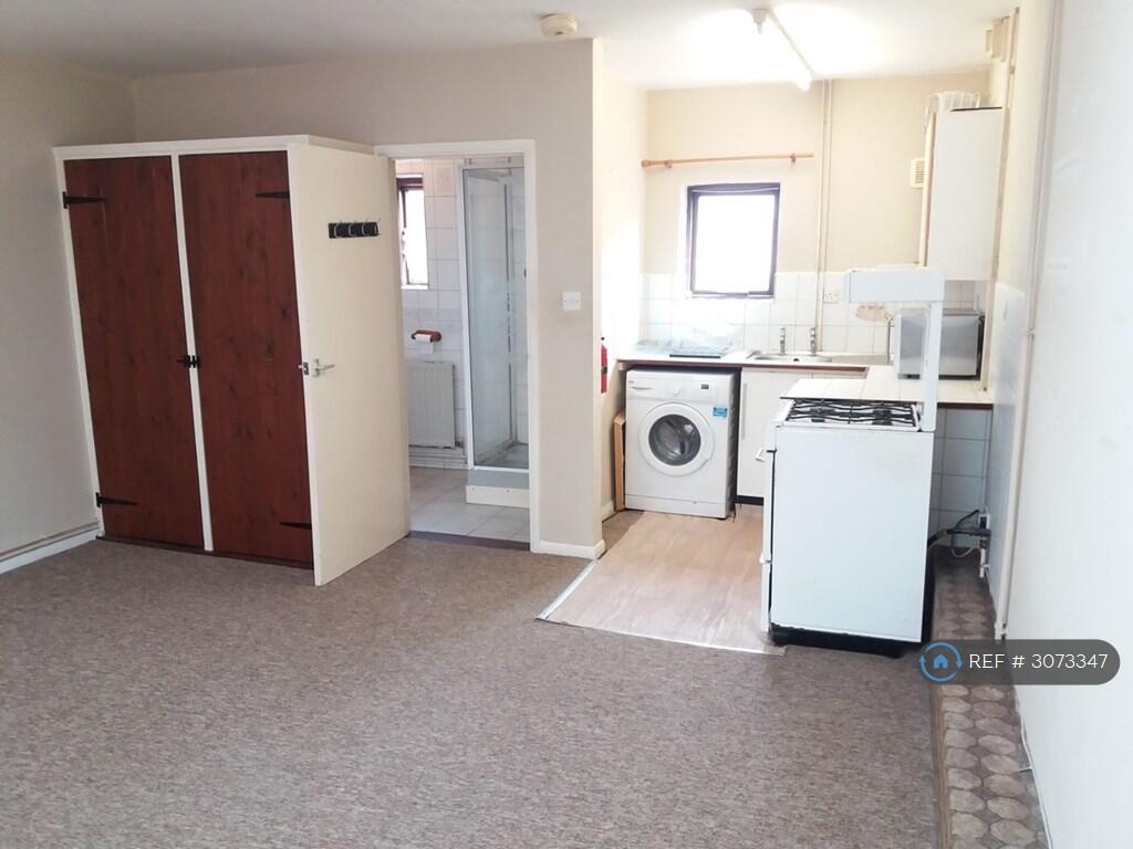 Apartment in Rochester - View 3