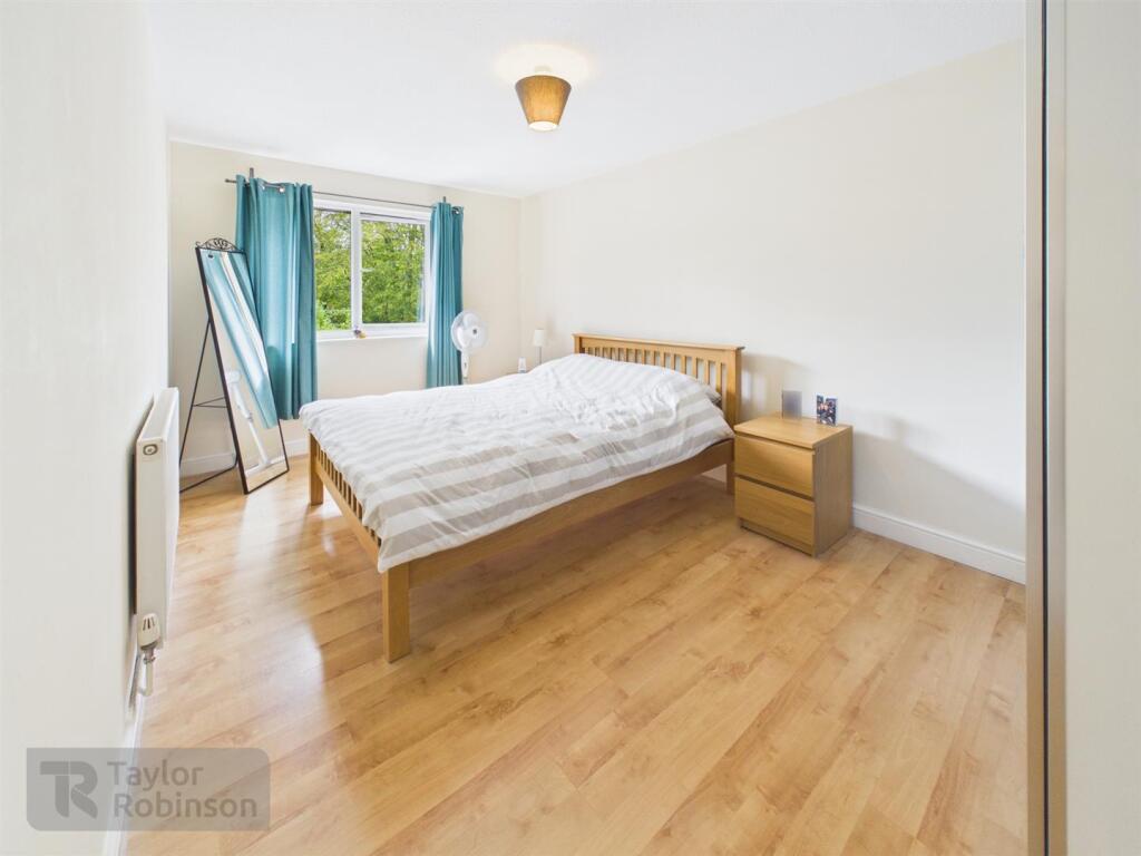 House in Redhill - View 5