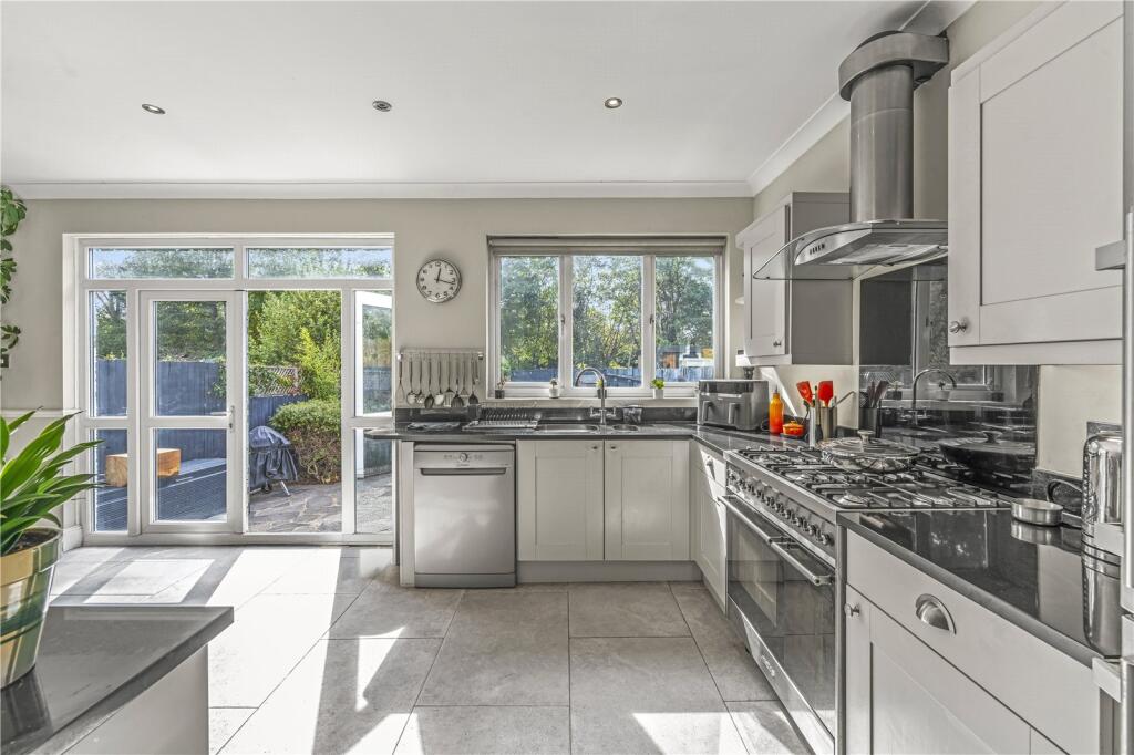 House in Twickenham - View 4
